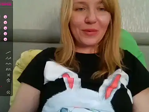 urbadkitty online show from February 13, 8:06 am