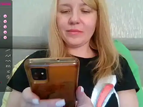 urbadkitty online show from February 13, 11:39 am