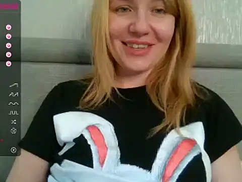 urbadkitty online show from February 24, 9:43 am