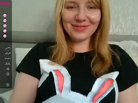 urbadkitty online show from March 4, 7:08 am