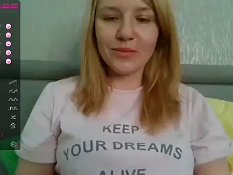 urbadkitty online show from March 20, 7:03 am