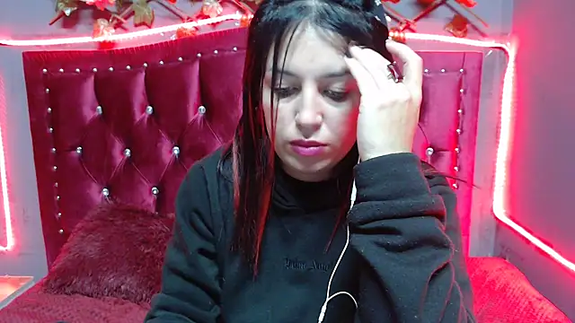 Snapshot of Melani_cute02 chatting on January 29, 12:24 pm Melani cute02 online show from January 29, 12:24 pm