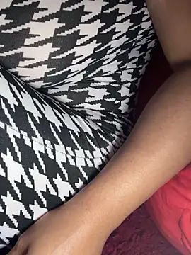 Snapshot of RoxiRedXXX chatting on May 19, 5:19 pm RoxiRedXXX online show from May 19, 5:19 pm