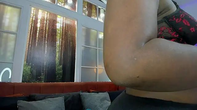 Snapshot of KarlieMoss chatting on March 21, 7:35 pm KarlieMoss online show from March 21, 7:35 pm
