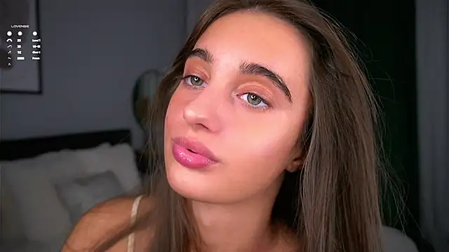 PiquingOgalala online show from November 14, 1:04 am