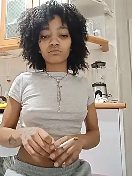 Snapshot of Laanegraofficial_ chatting on March 18, 7:10 pm Laanegraofficial online show from March 18, 7:10 pm