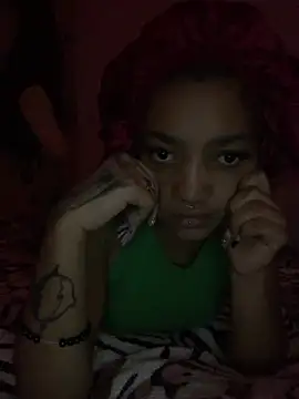 Snapshot of Laanegraofficial_ chatting on April 16, 9:26 pm Laanegraofficial online show from April 16, 9:26 pm