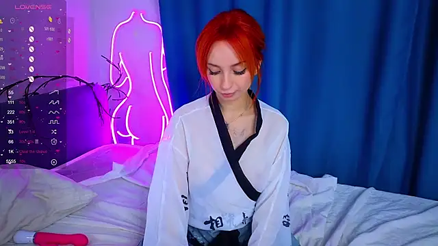 Snapshot of AgataBella chatting on February 9, 1:55 am AgataBella online show from February 9, 1:55 am