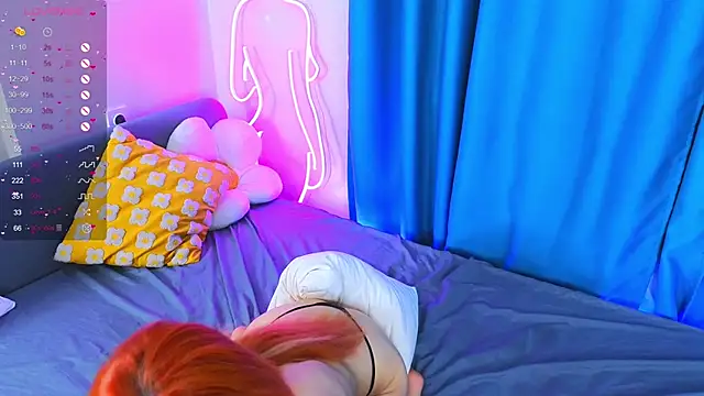 Snapshot of AgataBella chatting on March 1, 10:42 pm AgataBella online show from March 1, 10:42 pm