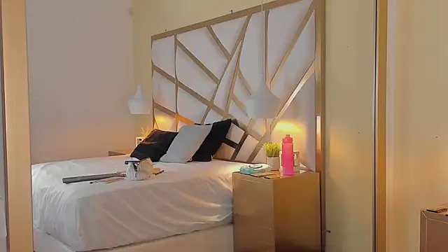 Snapshot of CarolineMaldonado chatting on March 31, 12:49 pm CarolineMaldonado online show from March 31, 12:49 pm