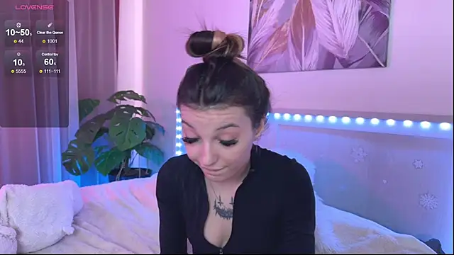 Veronica leal online show from May 11, 8:20 am