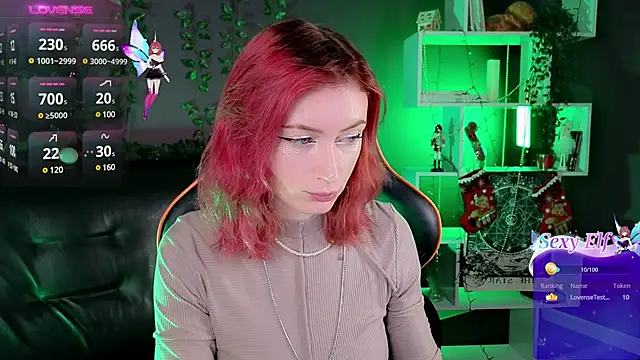 Snapshot of _HelenCarter chatting on December 14, 9:13 pm HelenCarter online show from December 14, 9:13 pm