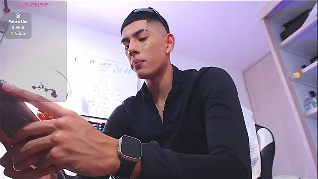 Snapshot of Valerio_20 chatting on April 17, 9:51 pm Valerio 20 online show from April 17, 9:51 pm