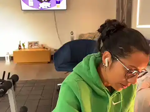 fergie21 online show from October 16, 12:50 pm