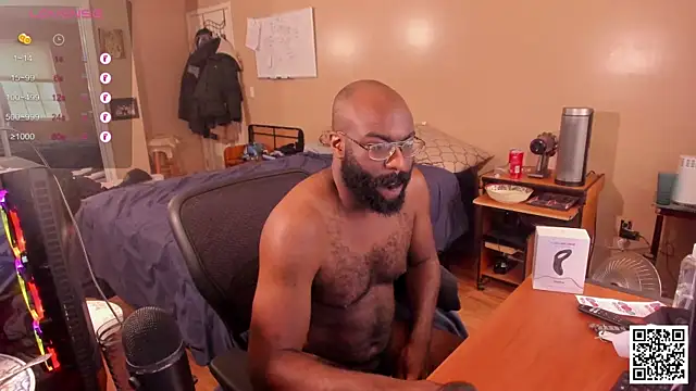 MrChuckDailyXXX online show from December 10, 7:11 pm