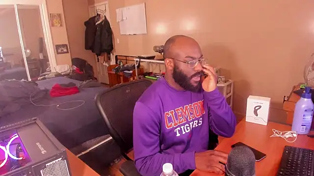 MrChuckDailyXXX online show from January 16, 6:14 am