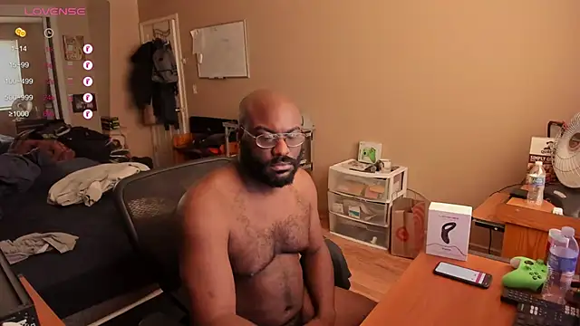 MrChuckDailyXXX online show from March 3, 1:31 pm