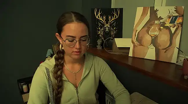 luxie milady online show from December 19, 4:24 pm