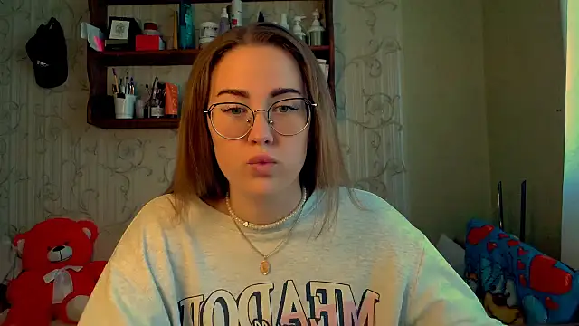 luxie milady online show from October 20, 8:59 am