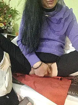 Snapshot of Hangem111 chatting on February 25, 7:03 pm Hangem111 online show from February 25, 7:03 pm