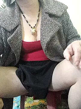 Snapshot of Hangem111 chatting on February 28, 6:10 am Hangem111 online show from February 28, 6:10 am