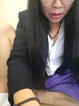 Snapshot of Hangem111 chatting on March 2, 2:41 am Hangem111 online show from March 2, 2:41 am