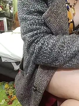 Snapshot of Hangem111 chatting on March 7, 5:49 pm Hangem111 online show from March 7, 5:49 pm