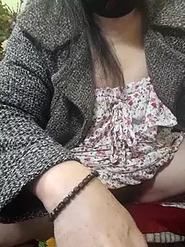 Snapshot of Hangem111 chatting on March 9, 10:41 pm Hangem111 online show from March 9, 10:41 pm