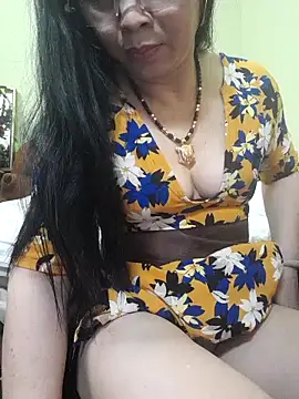 Snapshot of Hangem111 chatting on March 11, 12:11 am Hangem111 online show from March 11, 12:11 am