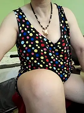 Snapshot of Hangem111 chatting on October 3, 2:30 am Hangem111 online show from October 3, 2:30 am