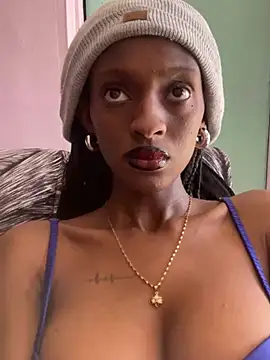 Snapshot of Tee_babygirl1 chatting on February 19, 7:39 am Tee babygirl1 online show from February 19, 7:39 am