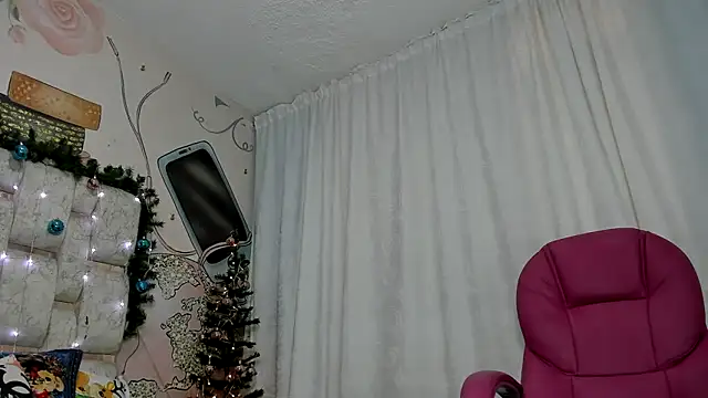 EMMA SWEETT1 online show from December 14, 12:23 pm