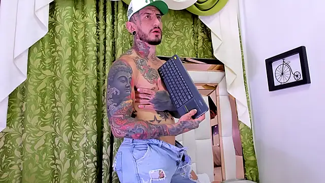 Snapshot of dilan_scootk_ chatting on October 15, 7:25 pm dilan scootk online show from October 15, 7:25 pm