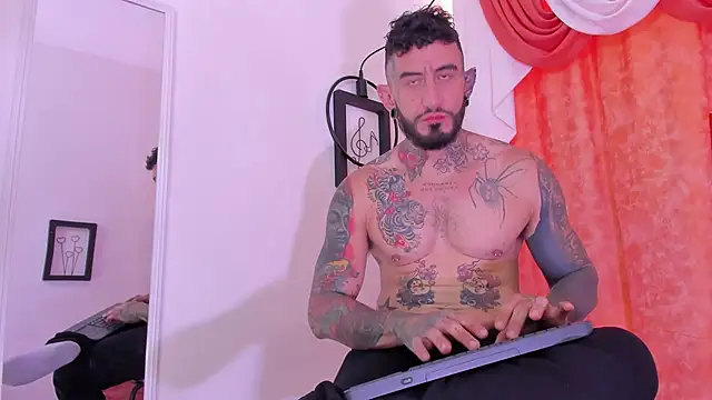 dilan scootk  online show from May 7, 7:41 pm