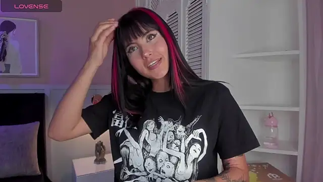 Snapshot of naoko_kirino chatting on January 4, 6:19 pm naoko kirino online show from January 4, 6:19 pm