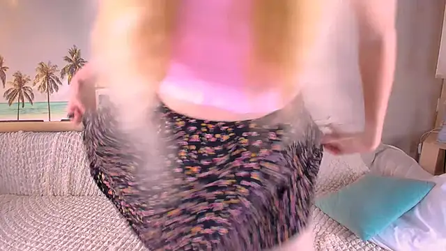 Snapshot of BoysLoveBlondee chatting on March 14, 12:29 pm BoysLoveBlondee online show from March 14, 12:29 pm