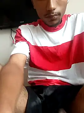 Snapshot of slimmydaddy69 chatting on April 8, 12:38 pm slimmydaddy69 online show from April 8, 12:38 pm