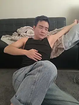 kisstoyousoon2024 online show from November 9, 12:47 pm