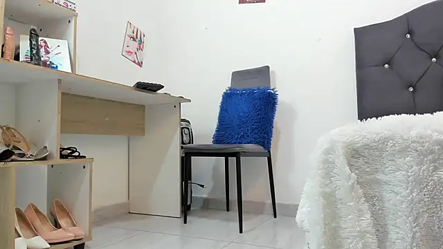 Snapshot of GenesisTT chatting on March 28, 1:49 am GenesisTT online show from March 28, 1:49 am