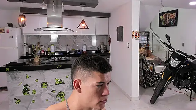 Snapshot of vicky_wendy_hot_sexx chatting on October 5, 6:34 am vicky wendy hot sexx online show from October 5, 6:34 am