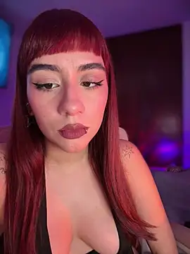 Snapshot of veronicaapink chatting on April 1, 10:07 pm veronicaapink online show from April 1, 10:07 pm