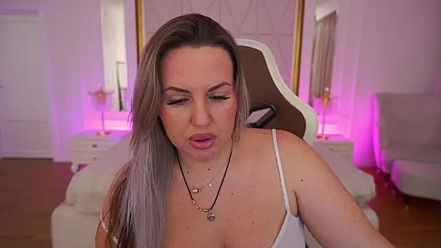 KiraCandyS online show from February 5, 11:20 pm