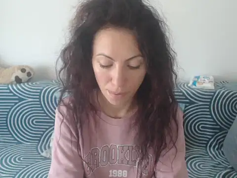 Emmatoo online show from May 4, 9:49 am