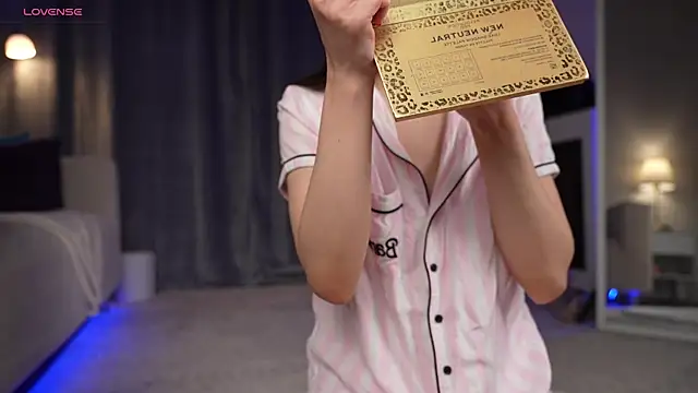 Amely Young online show from October 4, 12:41 am