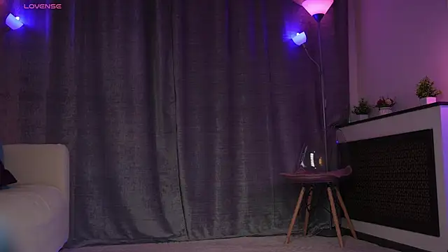 Snapshot of Amely_Young chatting on April 6, 1:25 am Amely Young online show from April 6, 1:25 am