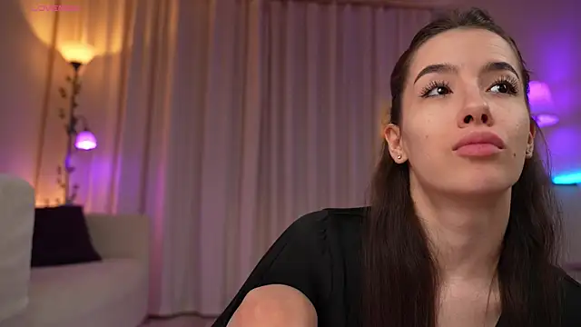 Snapshot of Amely_Young chatting on May 3, 1:22 am Amely Young online show from May 3, 1:22 am