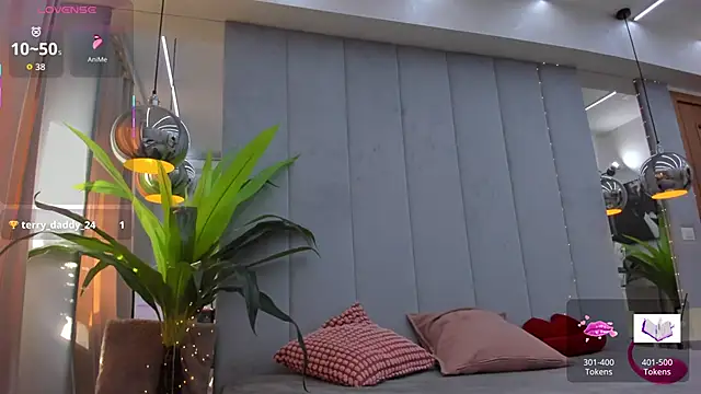 Snapshot of Jessy_Jo chatting on October 1, 6:19 am Jessy Jo online show from October 1, 6:19 am