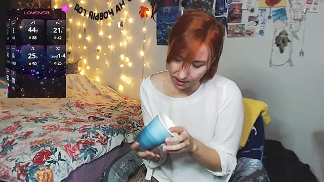 Snapshot of licentia__poetica chatting on December 18, 10:13 pm licentia poetica online show from December 18, 10:13 pm