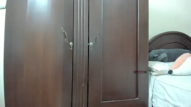 linnie  online show from March 3, 12:06 am