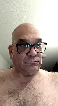 lou63ponce online show from December 9, 8:01 pm